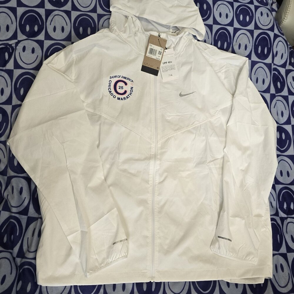 Nike Chicago Marathon Impossibly Light Mens Hooded Running 2XL Jacket HQ4267-100 - Picture 3 of 7